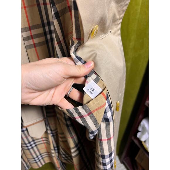 Vintage Burberrys’ Classic Trench Coat with Nova Check Lining - Picture 14 of 16